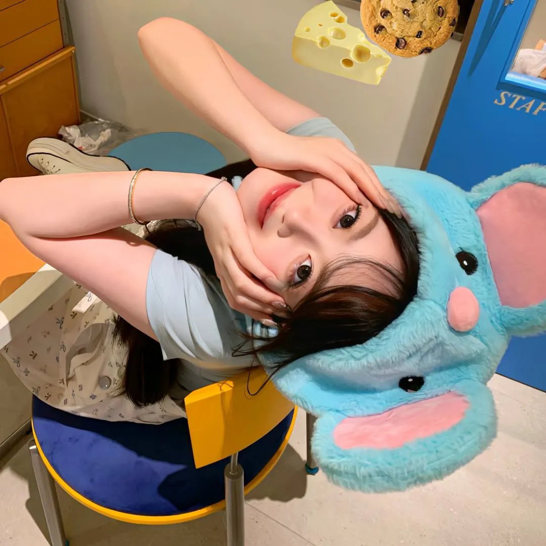 别动！自己人
